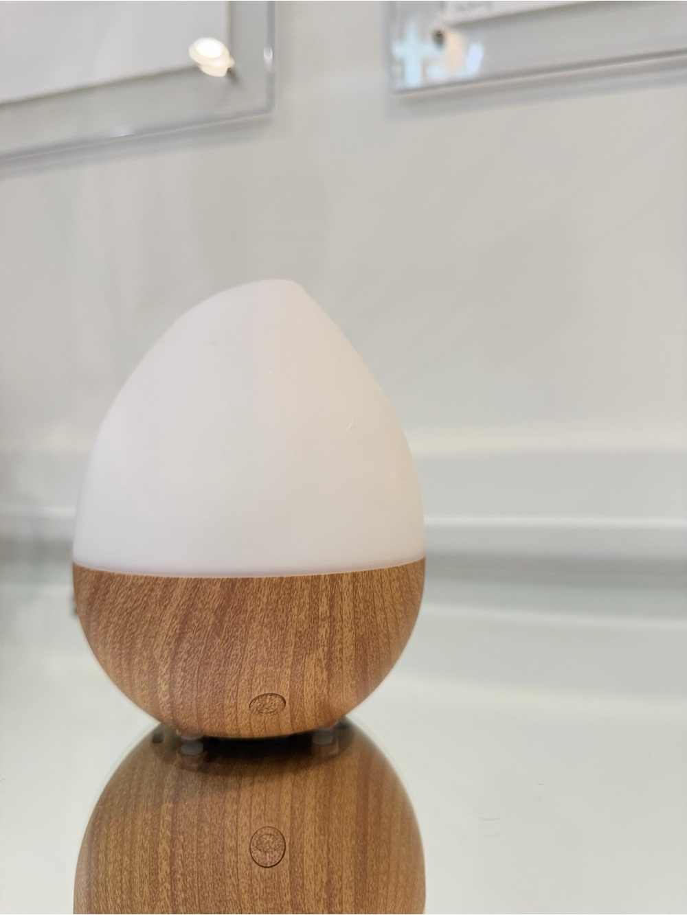 Aromatherapy Diffuser - White & Light Wood
